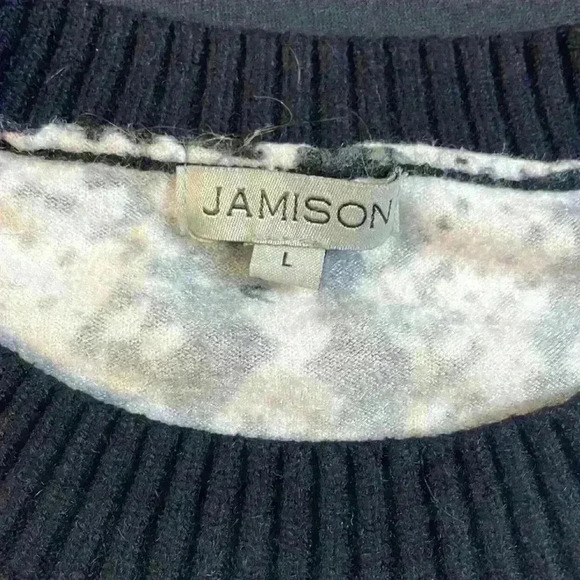 Jamison women crew neck pullover sweater with stripe accent, animal print large - Picture 2 of 10